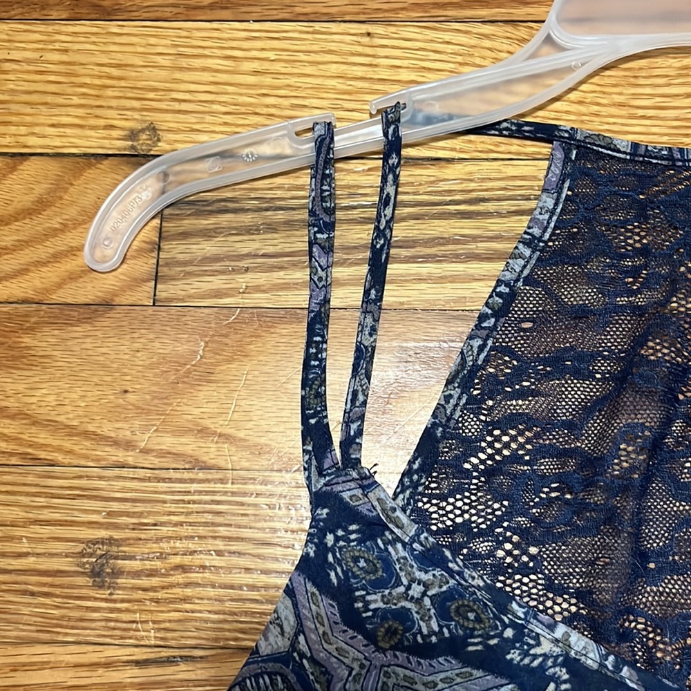 Maurices. Size Large. Camisole. Blue/Lavender/Cream/Olive. Like new. - Picture 2 of 11